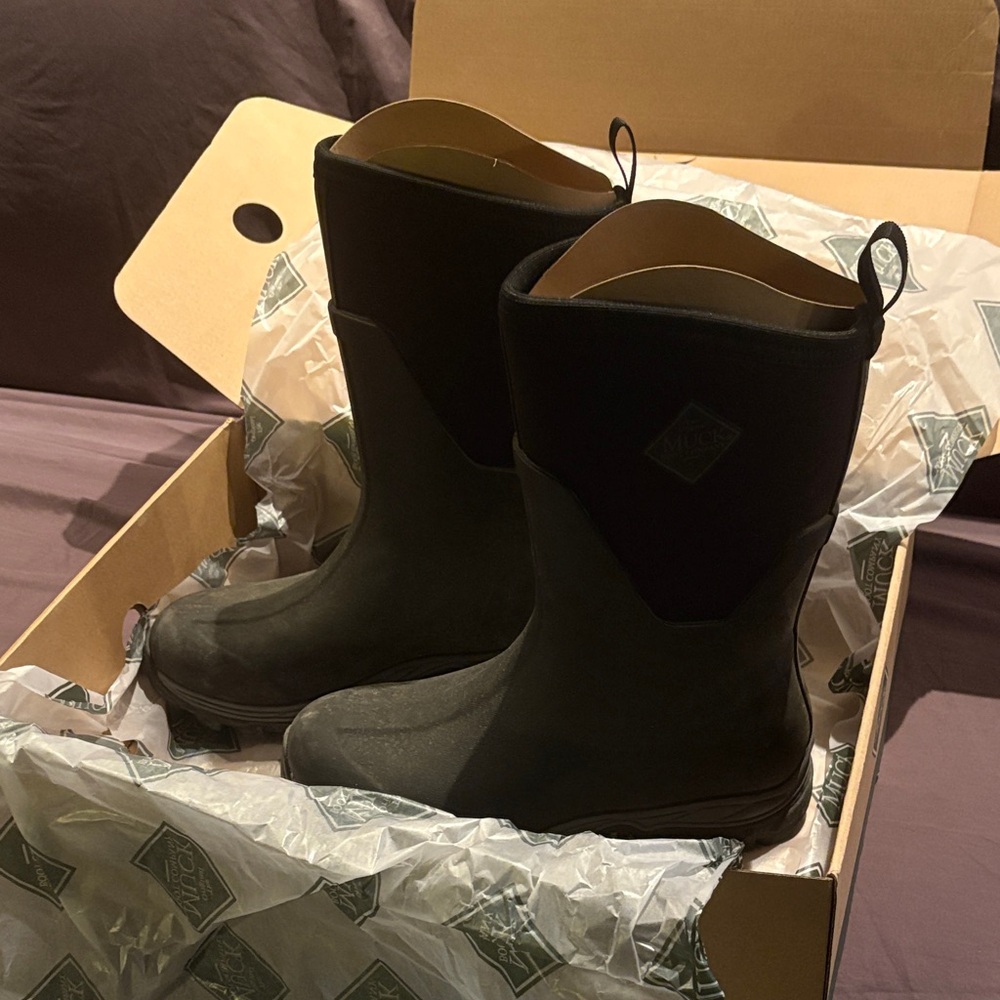worn once in original box with tags but not attached